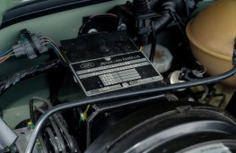 Land Rover Defender Heritage Edition, 2025, engine plaque